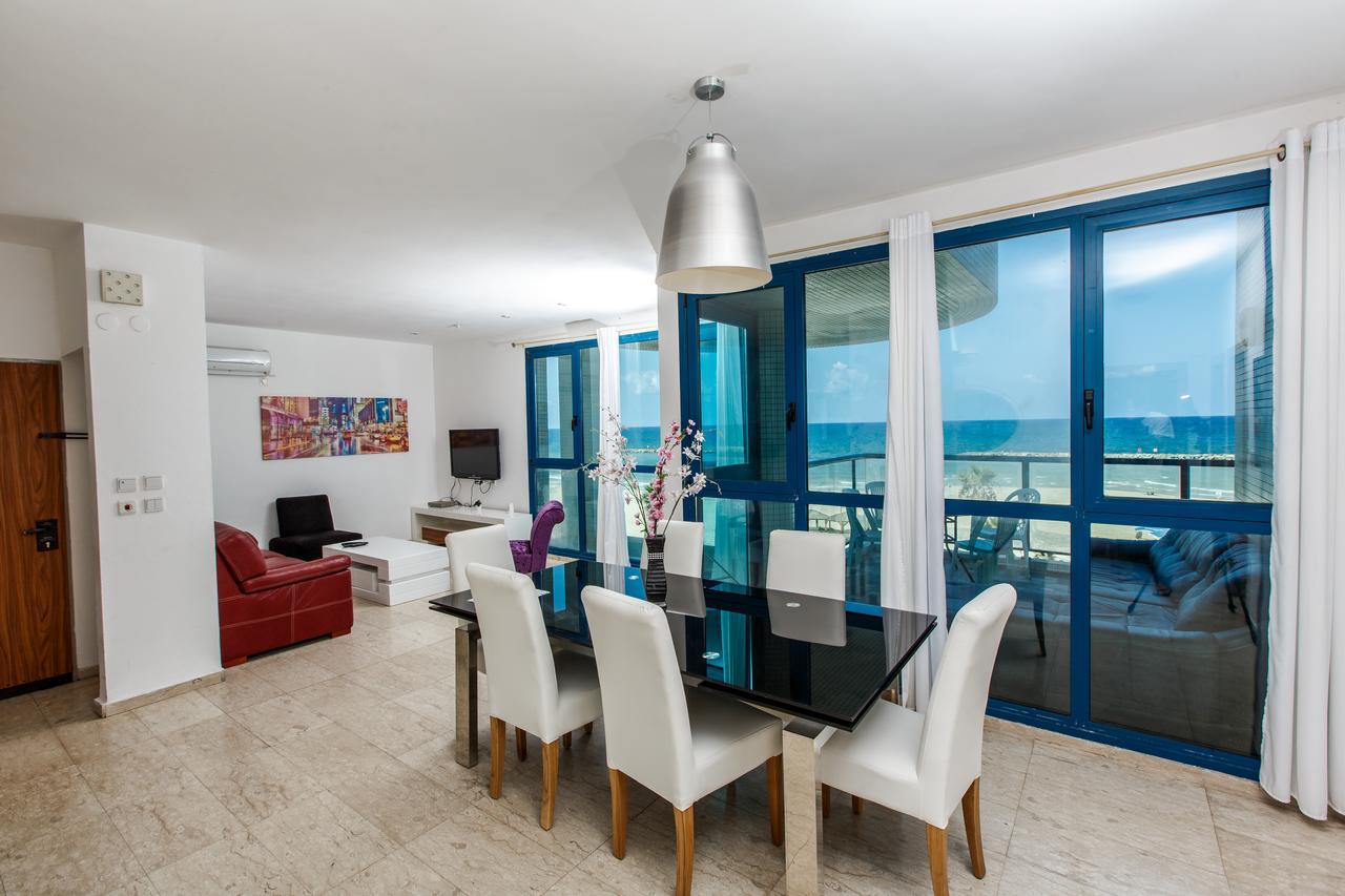 Ocean Front Apartments First Line To The Beach Tel Aviv Eksteriør billede