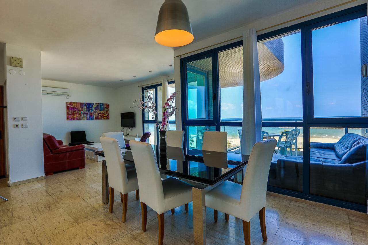 Ocean Front Apartments First Line To The Beach Tel Aviv Eksteriør billede