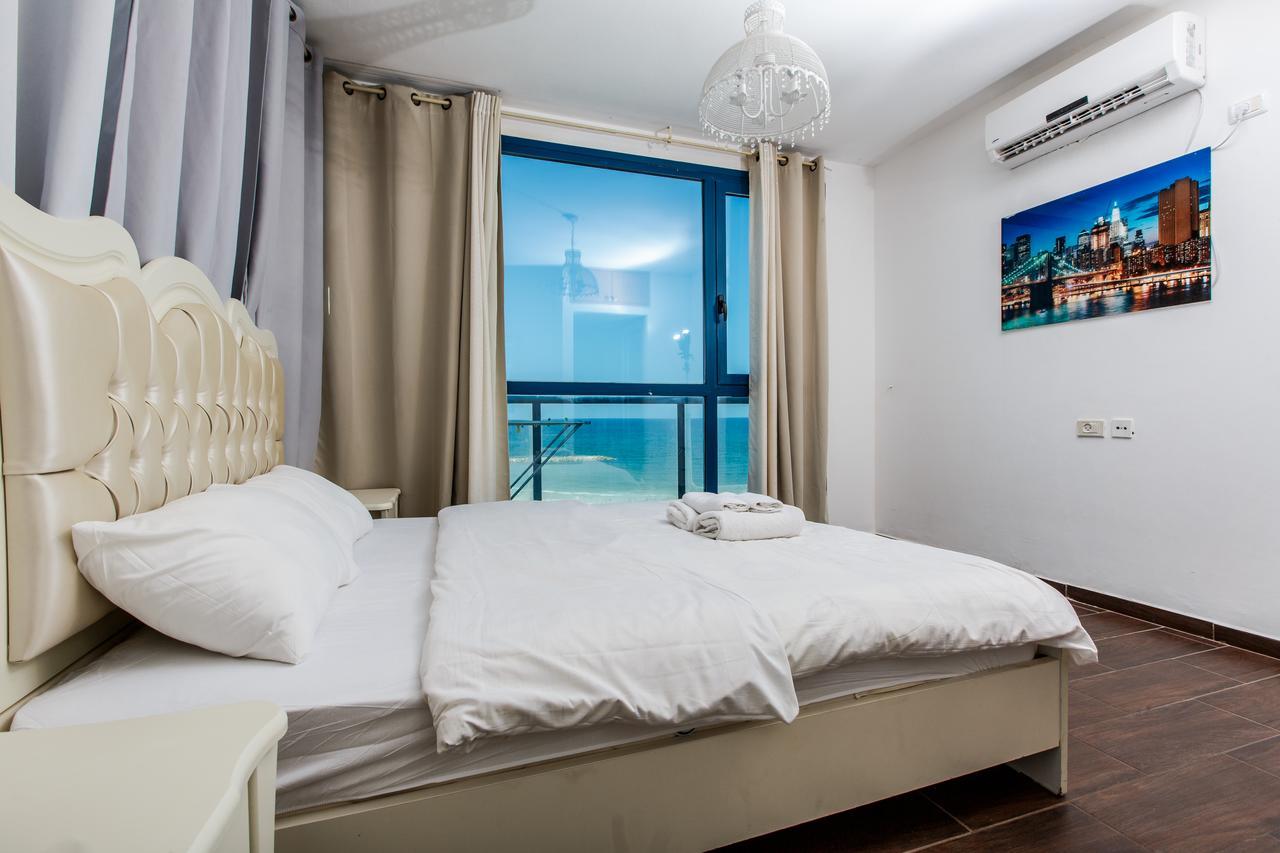 Ocean Front Apartments First Line To The Beach Tel Aviv Eksteriør billede
