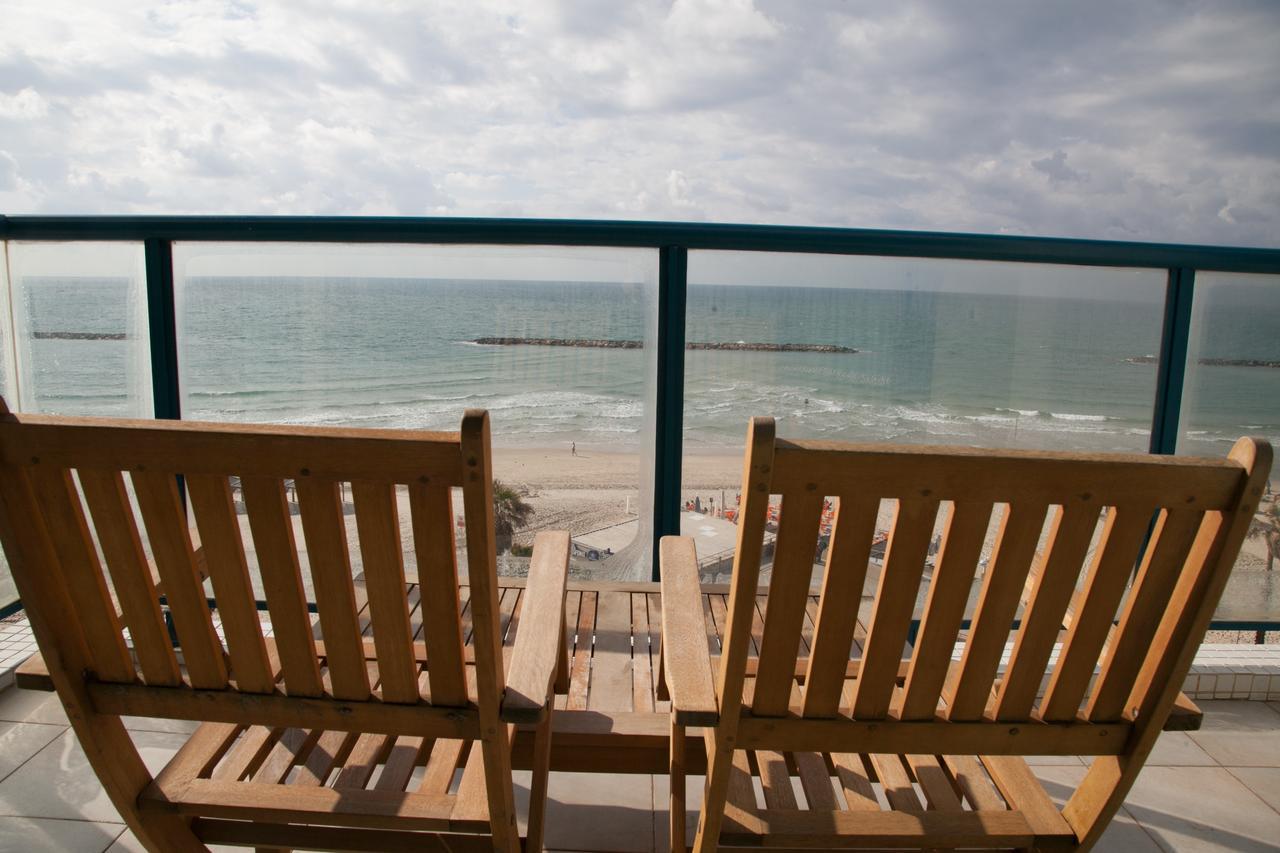 Ocean Front Apartments First Line To The Beach Tel Aviv Eksteriør billede