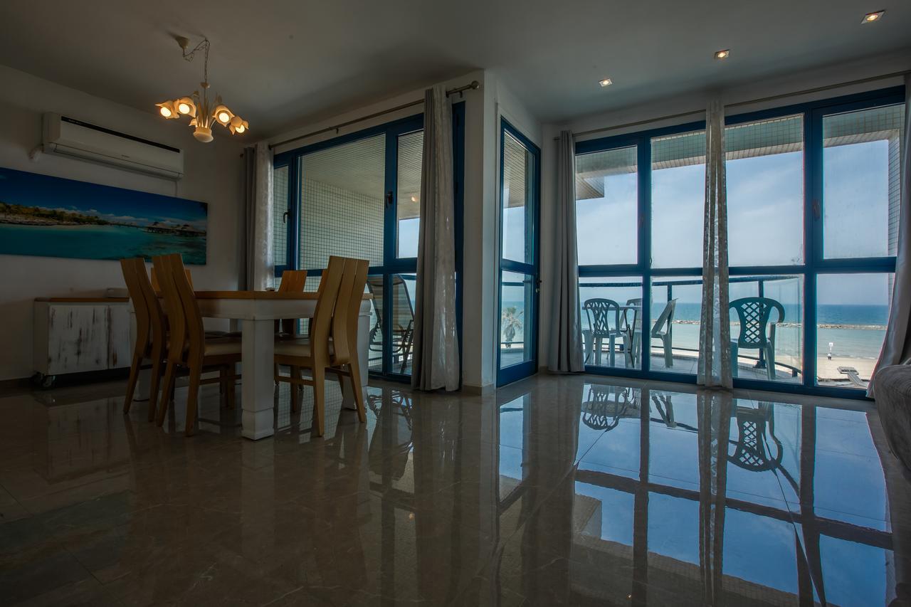 Ocean Front Apartments First Line To The Beach Tel Aviv Eksteriør billede